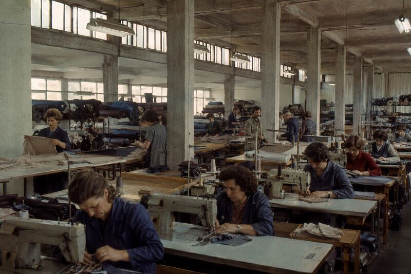 Datei:Modateks-Produktionshalle.jpg